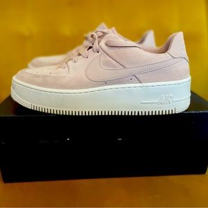 Like new!! Nike Air Force one size 9 in women- Sage color